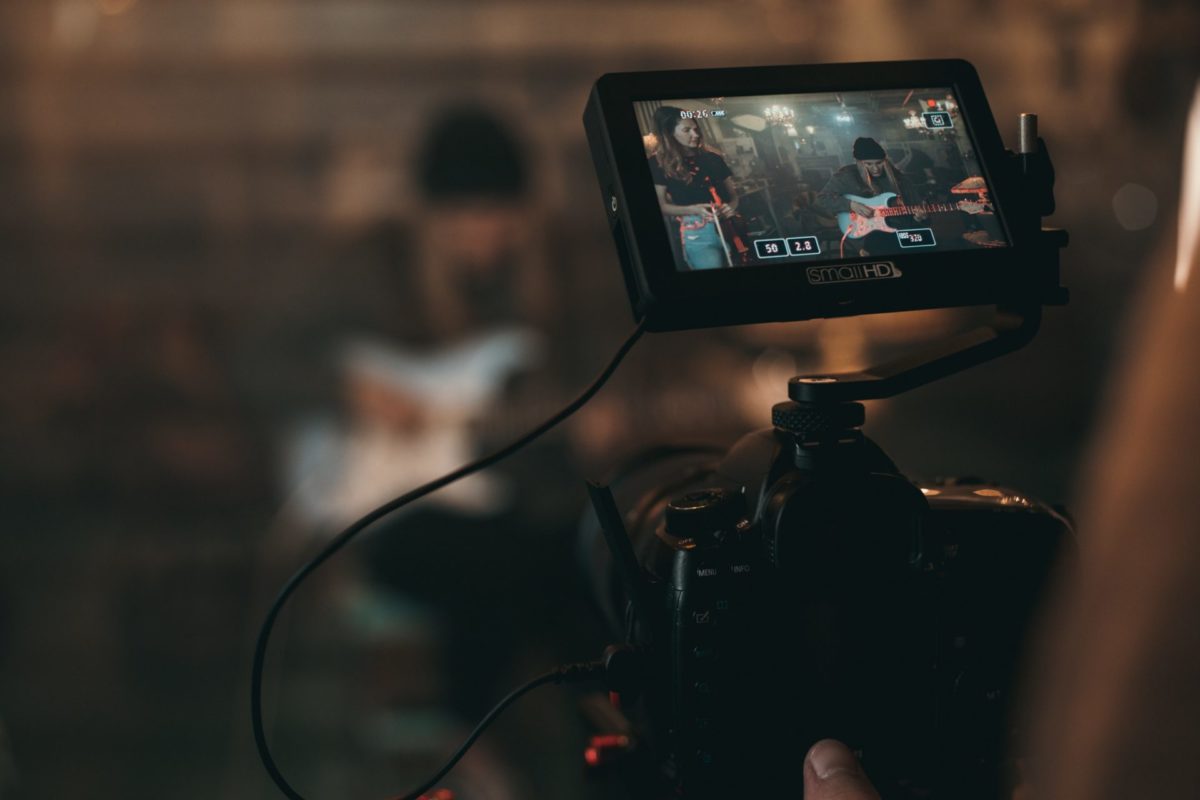 blurred-background-camera-camera-gear-2510428-1200x800