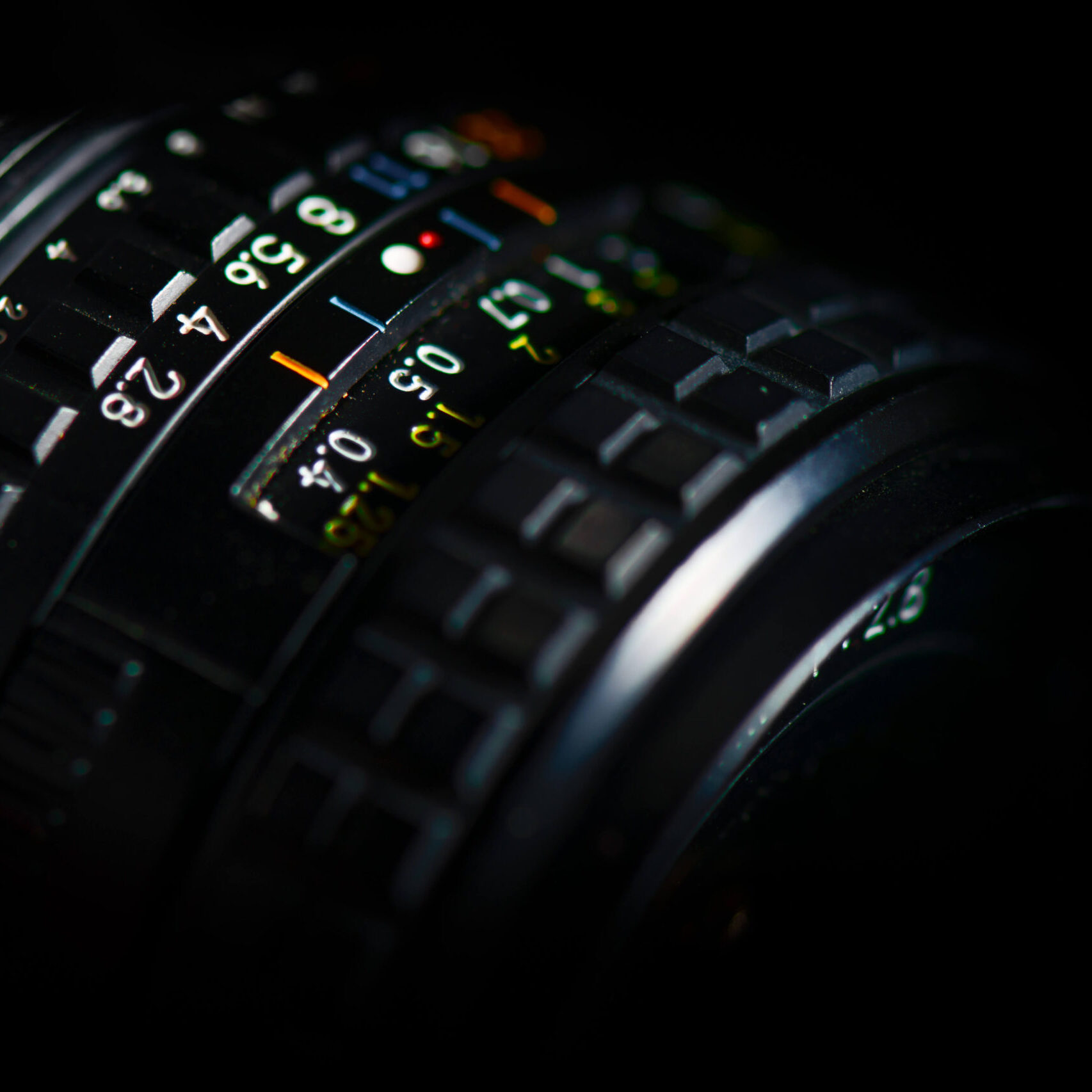 Detail-of-camera-lens-870399 (1)
